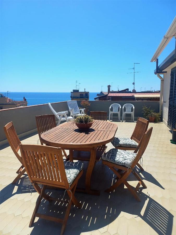 Suite Home Panorama Giardini Naxos Exterior photo