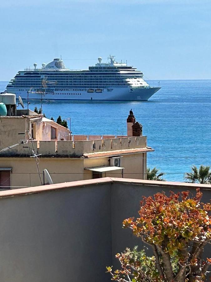 Suite Home Panorama Giardini Naxos Exterior photo